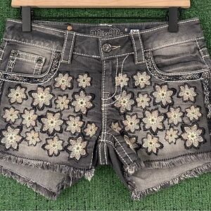 Miss Me Floral Madness Rhinestone Embroidered Cut-Off Shorts Women’s Size 28